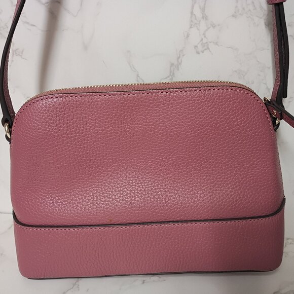 KATE SPADE Hanna Blackberry Pebbled Leather Crossbody Bag with Charm - EUC - Picture 2 of 7